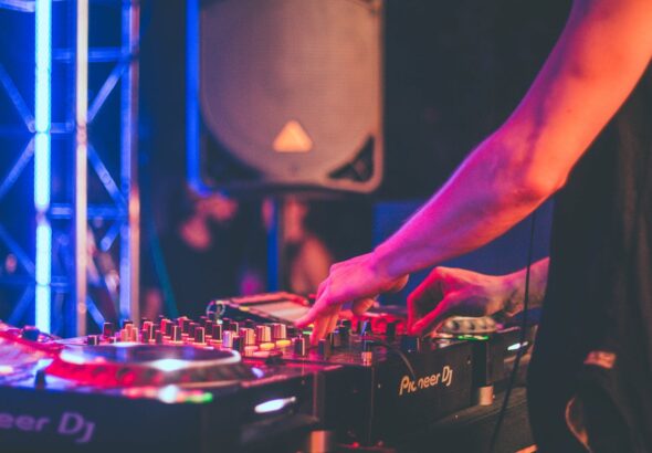 pexels-claudio-segovia-11921273-6202629